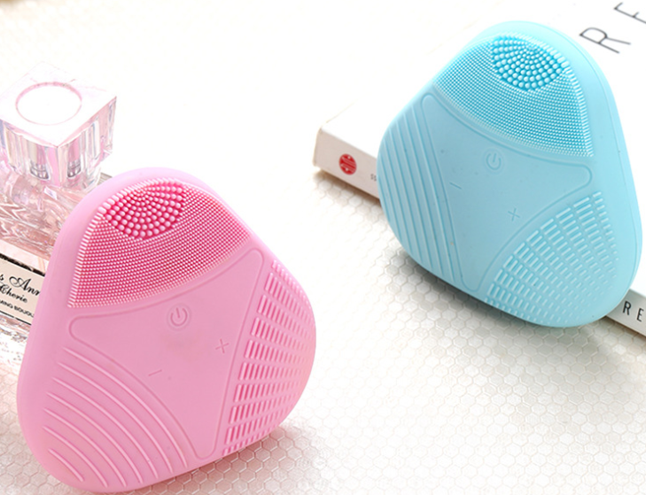 硅膠洗臉刷的作用,硅膠洗臉刷的特點,硅膠洗臉刷好用嗎 硅膠洗臉刷的作用,硅膠洗臉刷的特點,硅膠洗臉刷好用嗎