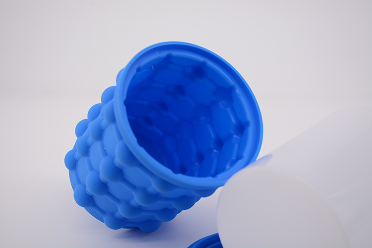 硅膠冰桶,硅膠制冰器,硅膠冰杯 硅膠冰桶,硅膠制冰器,硅膠冰杯