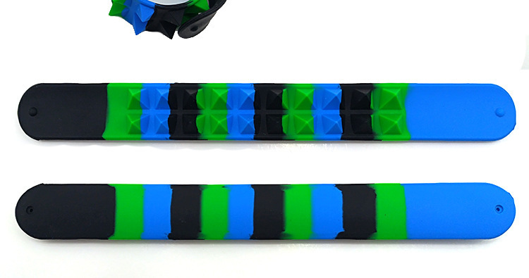 硅膠狼牙拍拍尺,狼牙啪啪手環(huán),硅膠釘釘拍拍尺 硅膠狼牙拍拍尺,狼牙啪啪手環(huán),硅膠釘釘拍拍尺